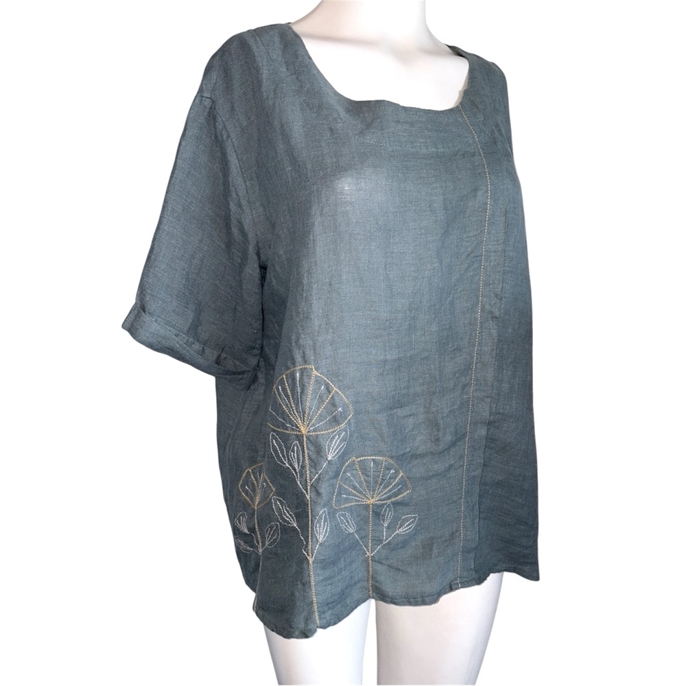 Yuvita Sage Boxy Linen Floral Embroidered Top Sz M